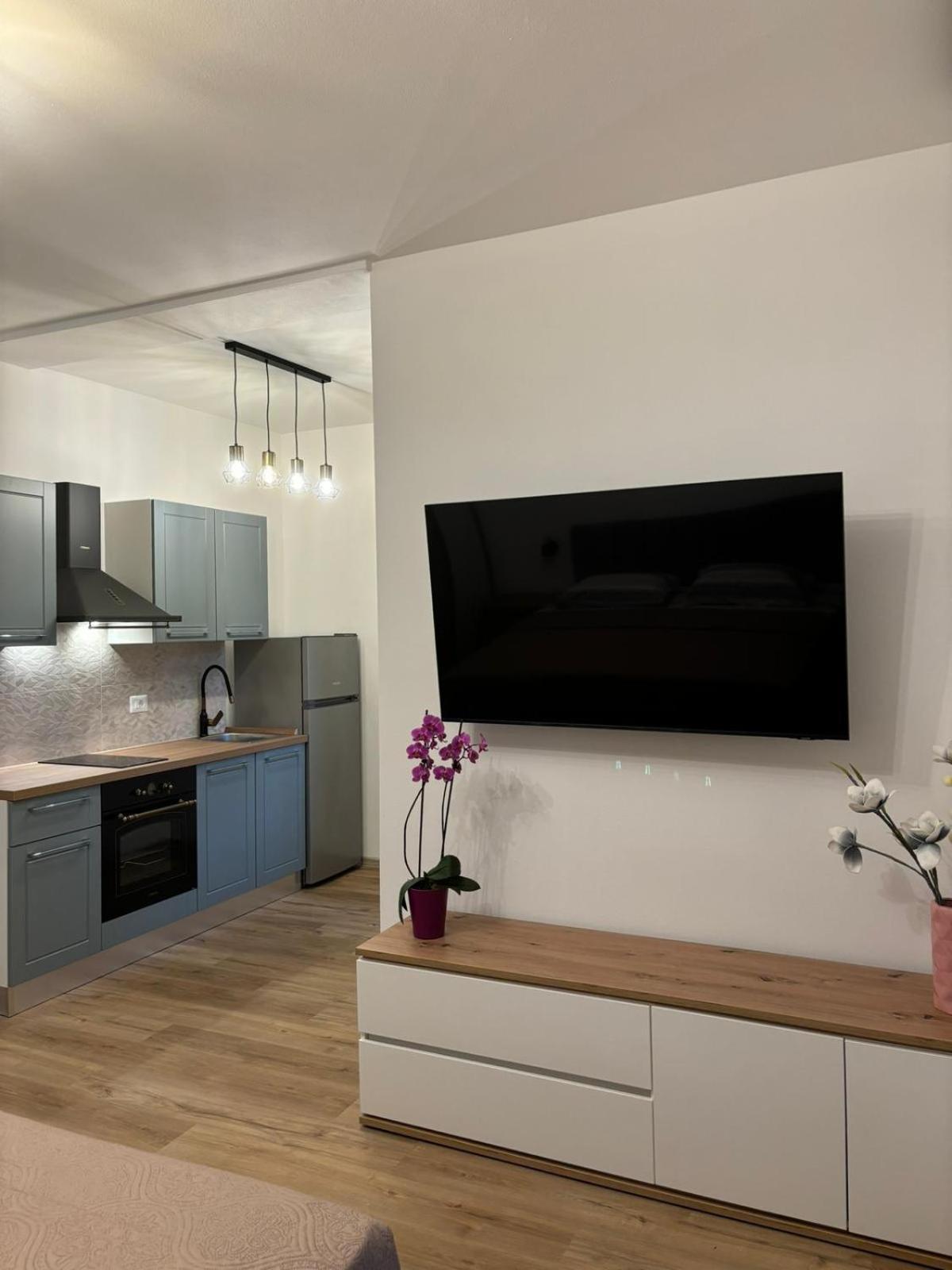 Apartment And Room Marlen Rovinjsko Selo Exterior foto